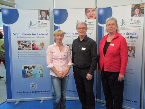 Am Stand der Rehab (v.l.): Isabel Karl, Horst Martin, Ina Rathje